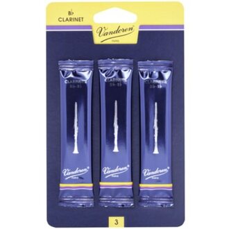 Vandoren Traditional Bb Clarinet Reed 2.5-Strength In 3-Pack